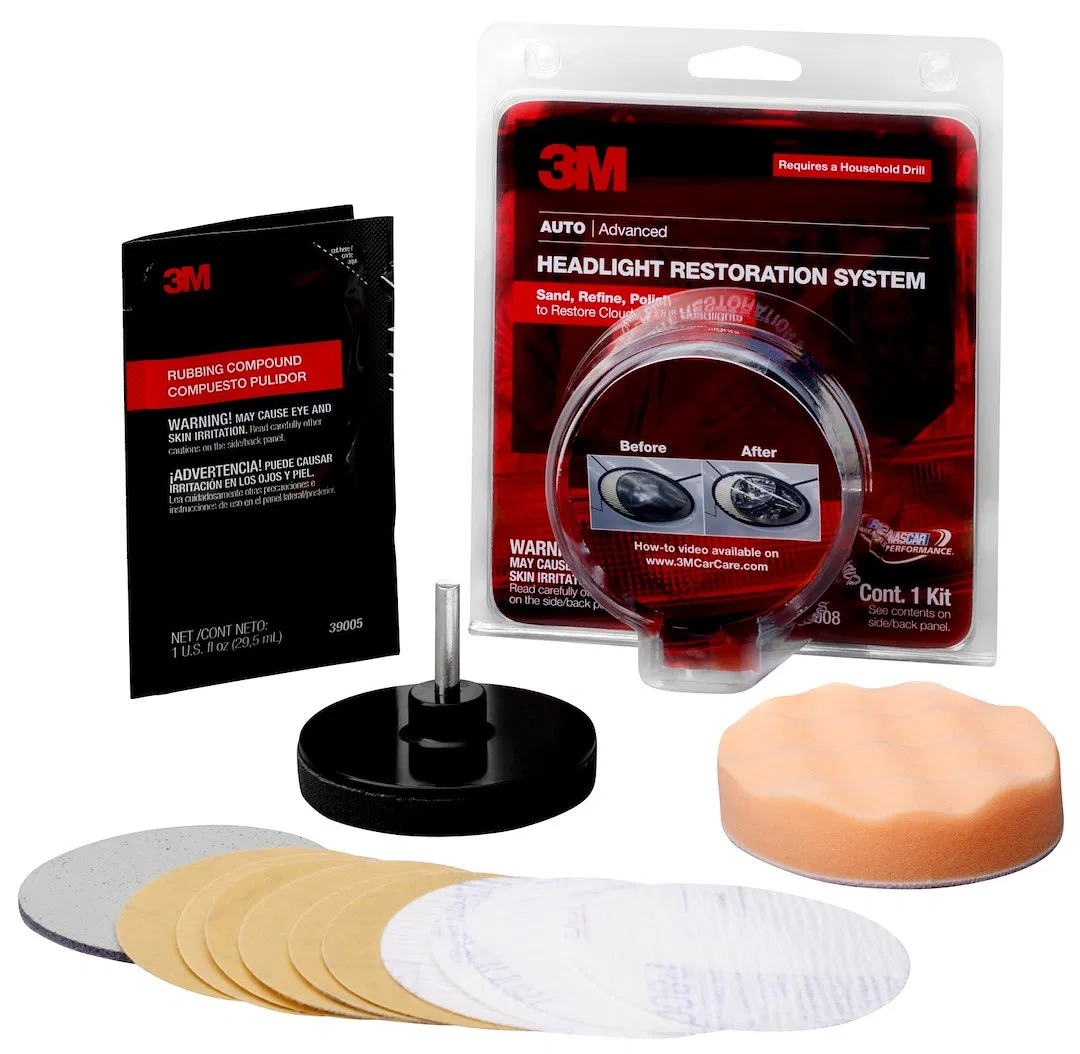 39008 – 3M Headlight Restoration Kit, With 1 Ounce Headlight Lens Polish/ Rubbing Compound/ Disc Pad Holder/ Soft Int...